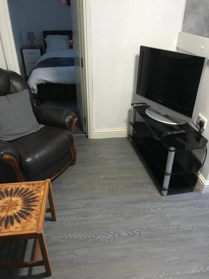 2 Bedroom Apartment Plymouth Exterior foto